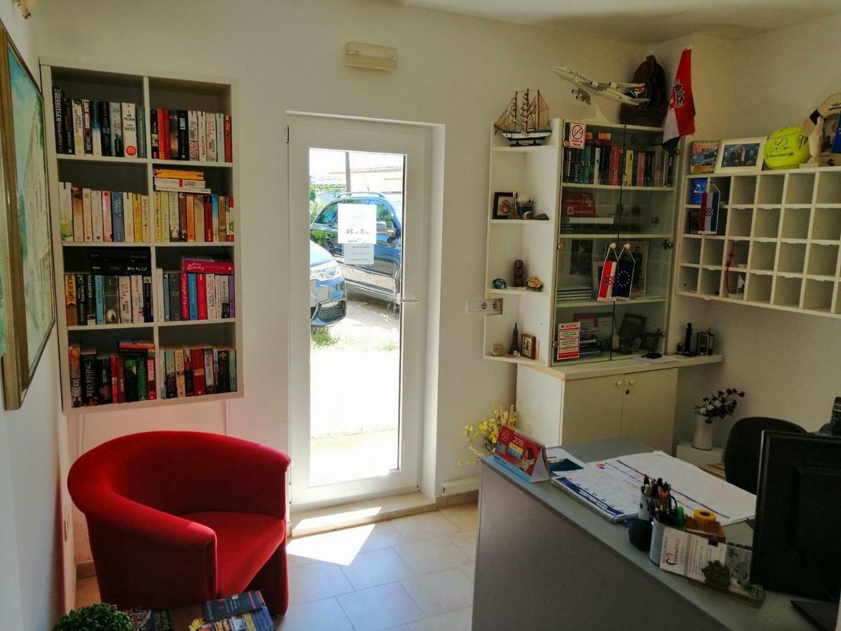 Apartments Villa Jadranka Marusici  Eksteriør bilde